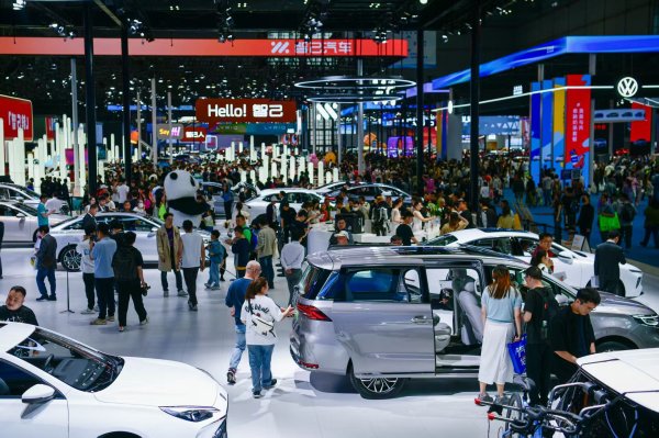 线下配资 政策 “真金白银” 支持、车企 “价值战” 转型…… 小长假车市暖意升腾